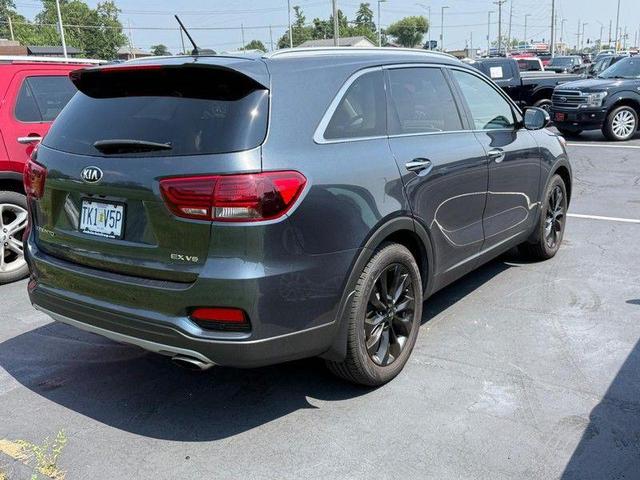 Photo of 2020 Gravity Grey Kia Sorento