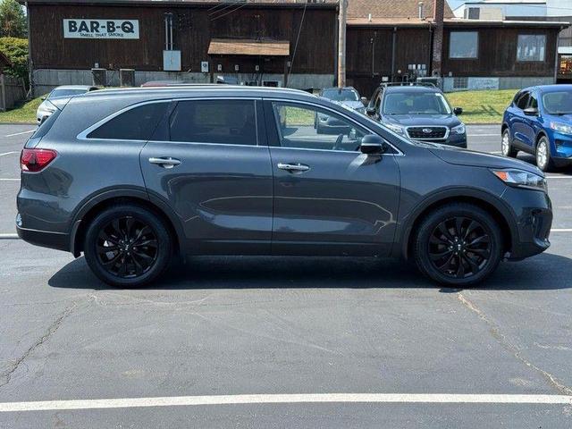Photo of 2020 Gravity Grey Kia Sorento