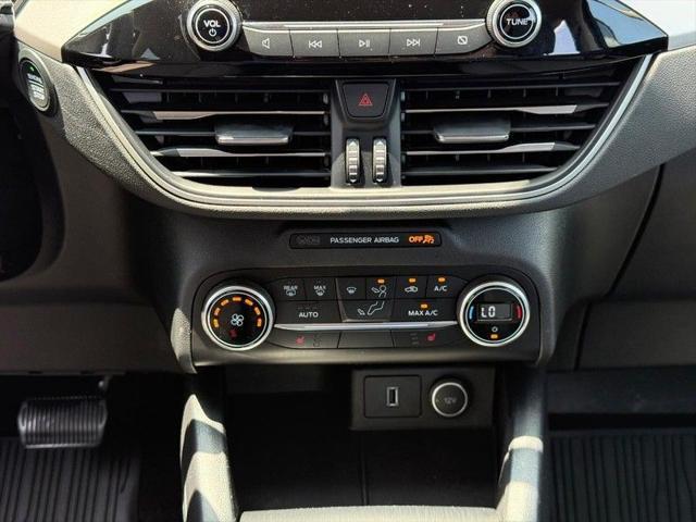 Photo of 2020 Ingot Silver Metallic Ford Escape