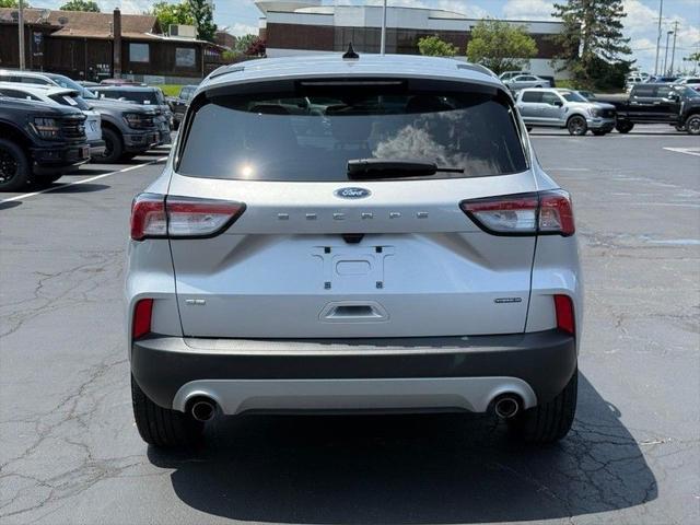 Photo of 2020 Ingot Silver Metallic Ford Escape