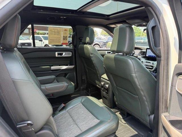 Photo of 2022 Star White Metallic Tri-Coat Ford Explorer