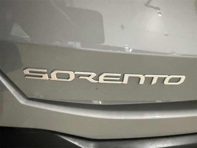Photo of 2024 Wolf Gray Kia Sorento