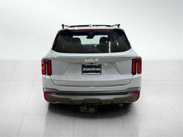 Photo of 2024 Wolf Gray Kia Sorento