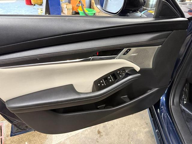 Photo of 2019 Deep Crystal Blue Mica Mazda Mazda3