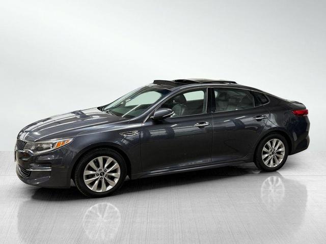 Photo of 2018 Platinum Graphite Kia Optima