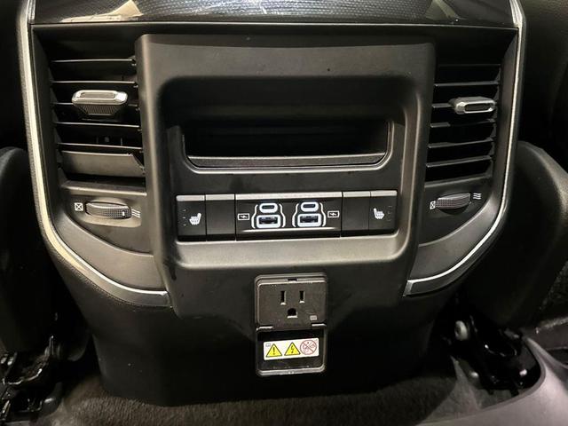 Photo of 2021 Granite Crystal Clearcoat Metallic RAM 1500