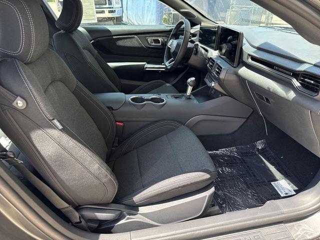 Photo of 2025 Gray Ford Mustang
