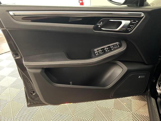 Photo of 2021 Black Porsche Macan