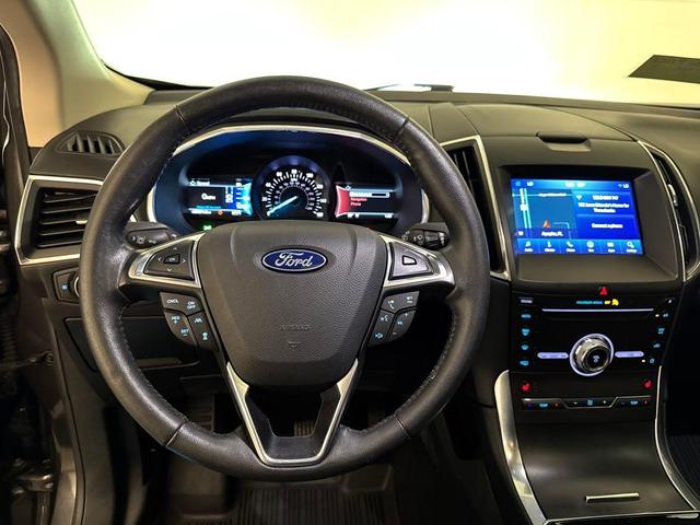 Photo of 2019 Magnetic Metallic Ford Edge