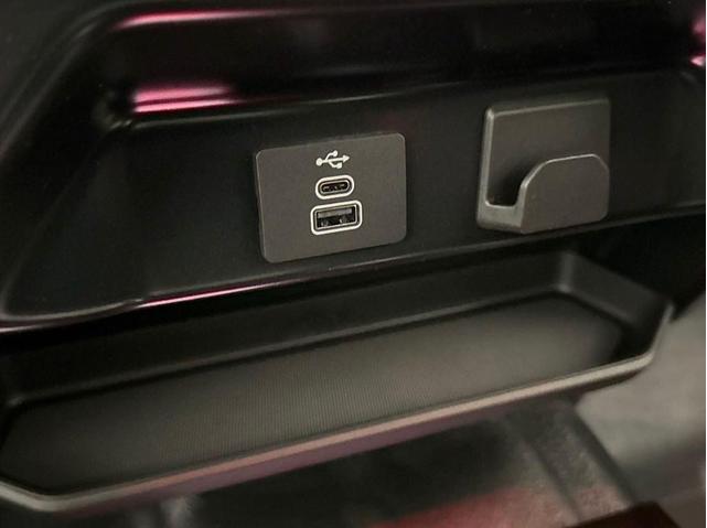 Photo of 2025 Oxford White Ford F-150