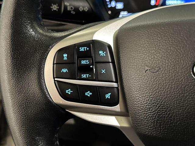 Photo of 2022 Star White Ford Explorer