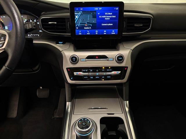 Photo of 2022 Star White Ford Explorer