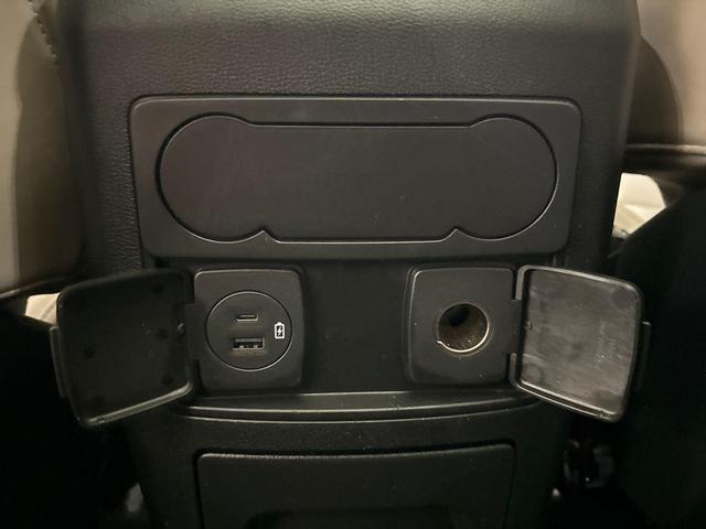 Photo of 2022 Star White Ford Explorer