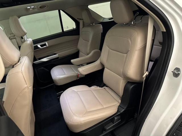 Photo of 2022 Star White Ford Explorer
