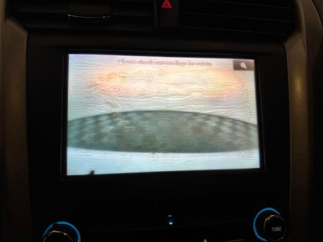 Photo of 2013 Oxford White Ford Fusion Hybrid