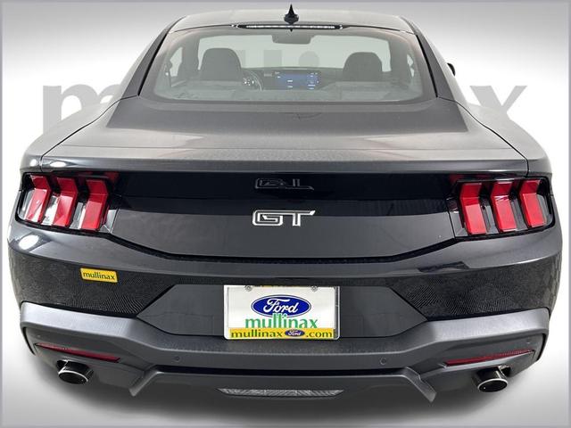 Photo of 2025 Shadow Black Ford Mustang