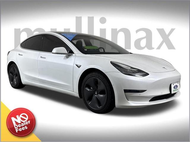 Photo of 2020 White Tesla Model 3