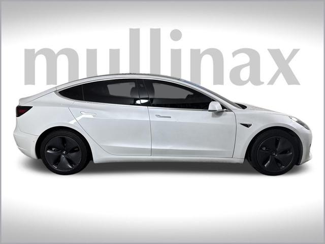 Photo of 2020 White Tesla Model 3
