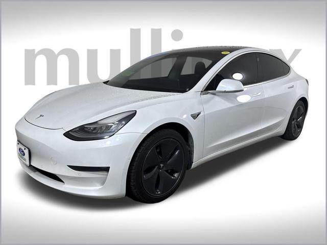 Photo of 2020 White Tesla Model 3