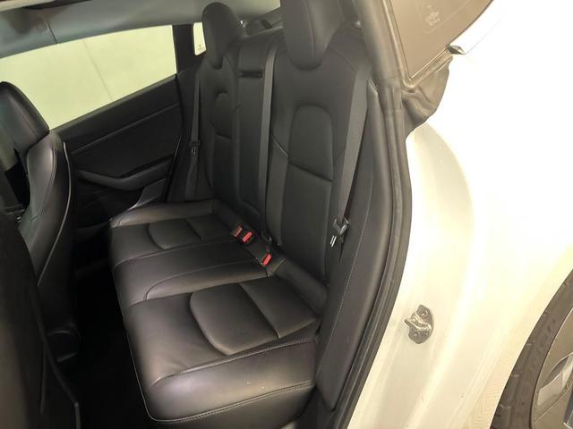 Photo of 2020 White Tesla Model 3