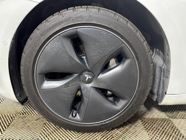 Photo of 2020 White Tesla Model 3