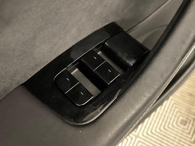 Photo of 2020 White Tesla Model 3