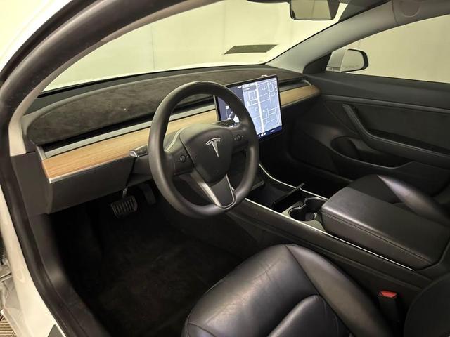 Photo of 2020 White Tesla Model 3