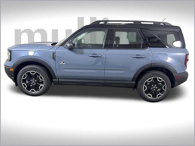 Photo of 2025 Azure Gray Metallic Ford Bronco Sport