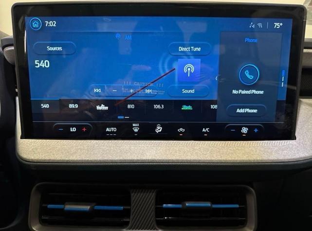 Photo of 2025 Oxford White Ford Maverick