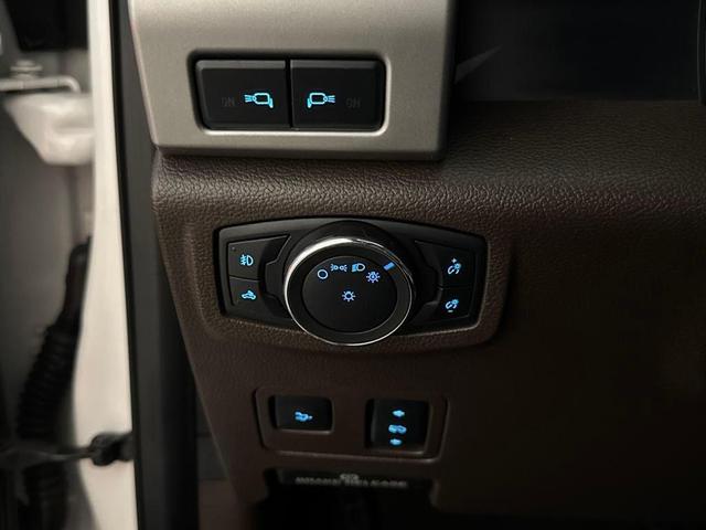 Photo of 2017 White Platinum Tri-Coat Metallic Ford F-350