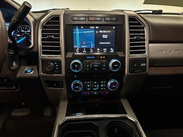 Photo of 2017 White Platinum Tri-Coat Metallic Ford F-350