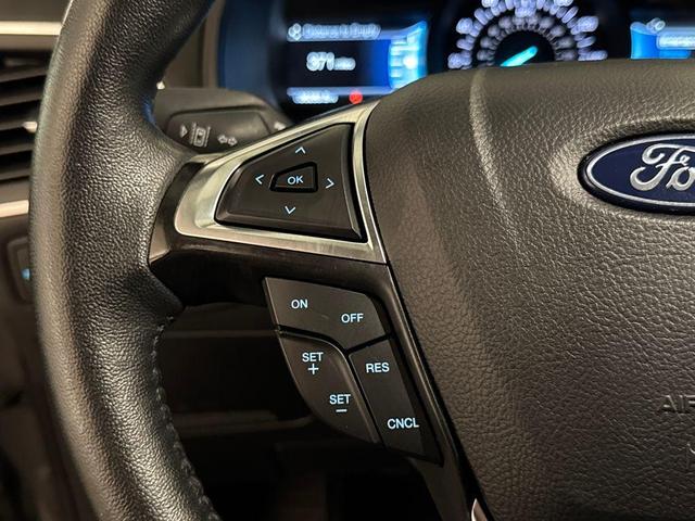 Photo of 2024 Carbonized Gray Metallic Ford Edge