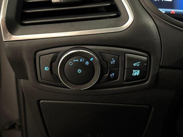 Photo of 2024 Carbonized Gray Metallic Ford Edge