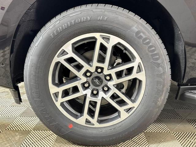 Photo of 2025 Agate Black Metallic Ford Expedition