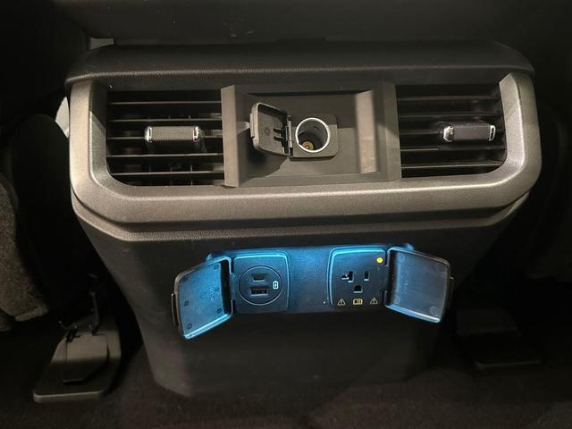 Photo of 2023 Iconic Silver Metallic Ford F-150 Lightning