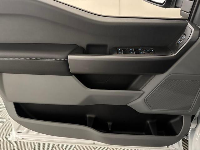 Photo of 2025 Oxford White Ford F-250
