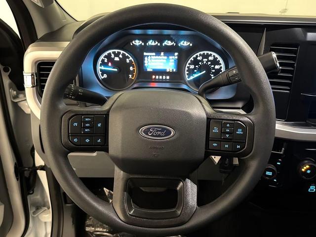 Photo of 2025 Oxford White Ford F-250