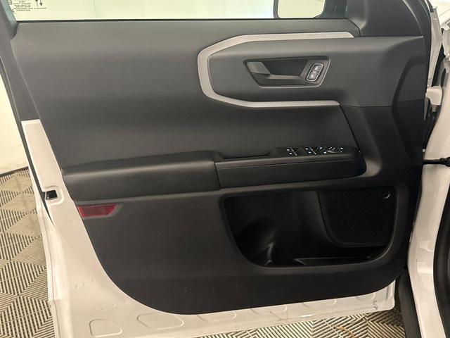 Photo of 2023 Oxford White Ford Bronco Sport