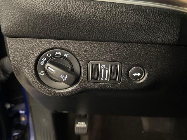 Photo of 2021 Indigo Blue Dodge Challenger