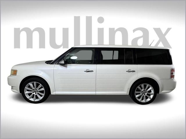 Photo of 2010 White Platinum Tri-Coat Metallic Ford Flex