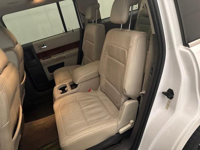 Photo of 2010 White Platinum Tri-Coat Metallic Ford Flex