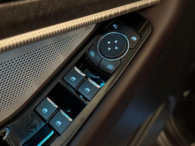 Photo of 2025 Gray Metallic Ford Explorer