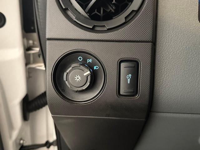Photo of 2016 Oxford White Ford F-250