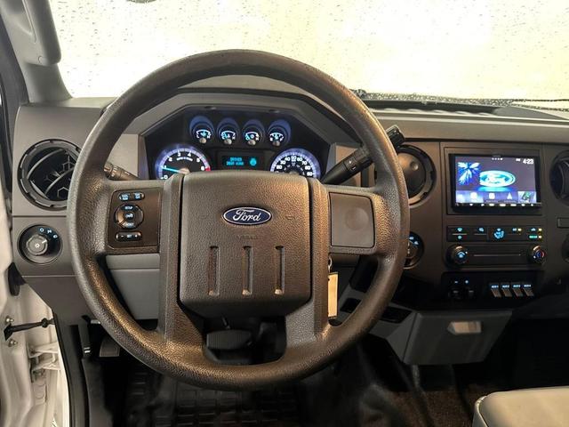 Photo of 2016 Oxford White Ford F-250