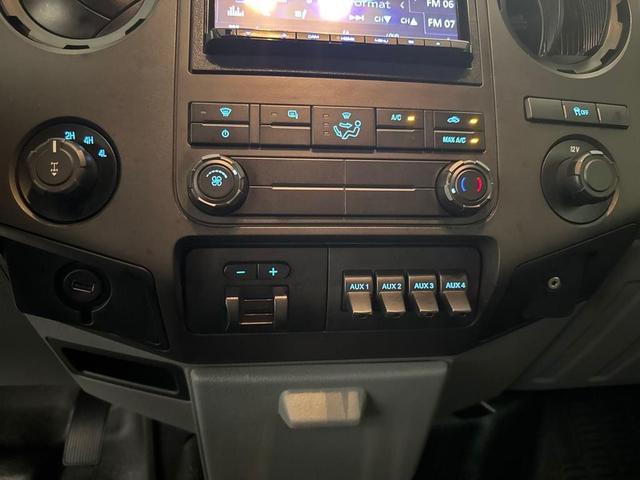 Photo of 2016 Oxford White Ford F-250
