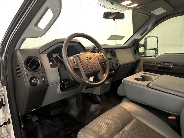 Photo of 2016 Oxford White Ford F-250