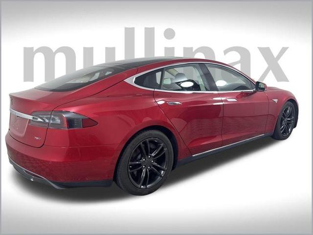 Photo of 2015 Red Tesla Model S