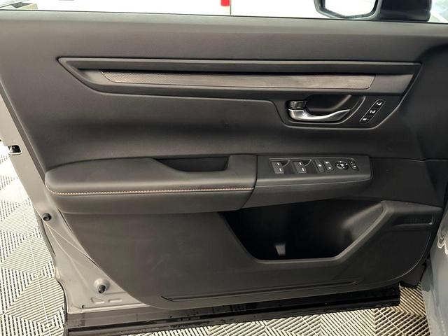 Photo of 2025 Urban Gray Pearl Honda CR-V Hybrid