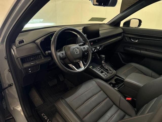 Photo of 2025 Urban Gray Pearl Honda CR-V Hybrid