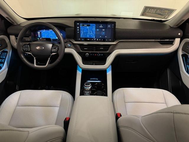 Photo of 2025 Agate Black Metallic Ford Explorer